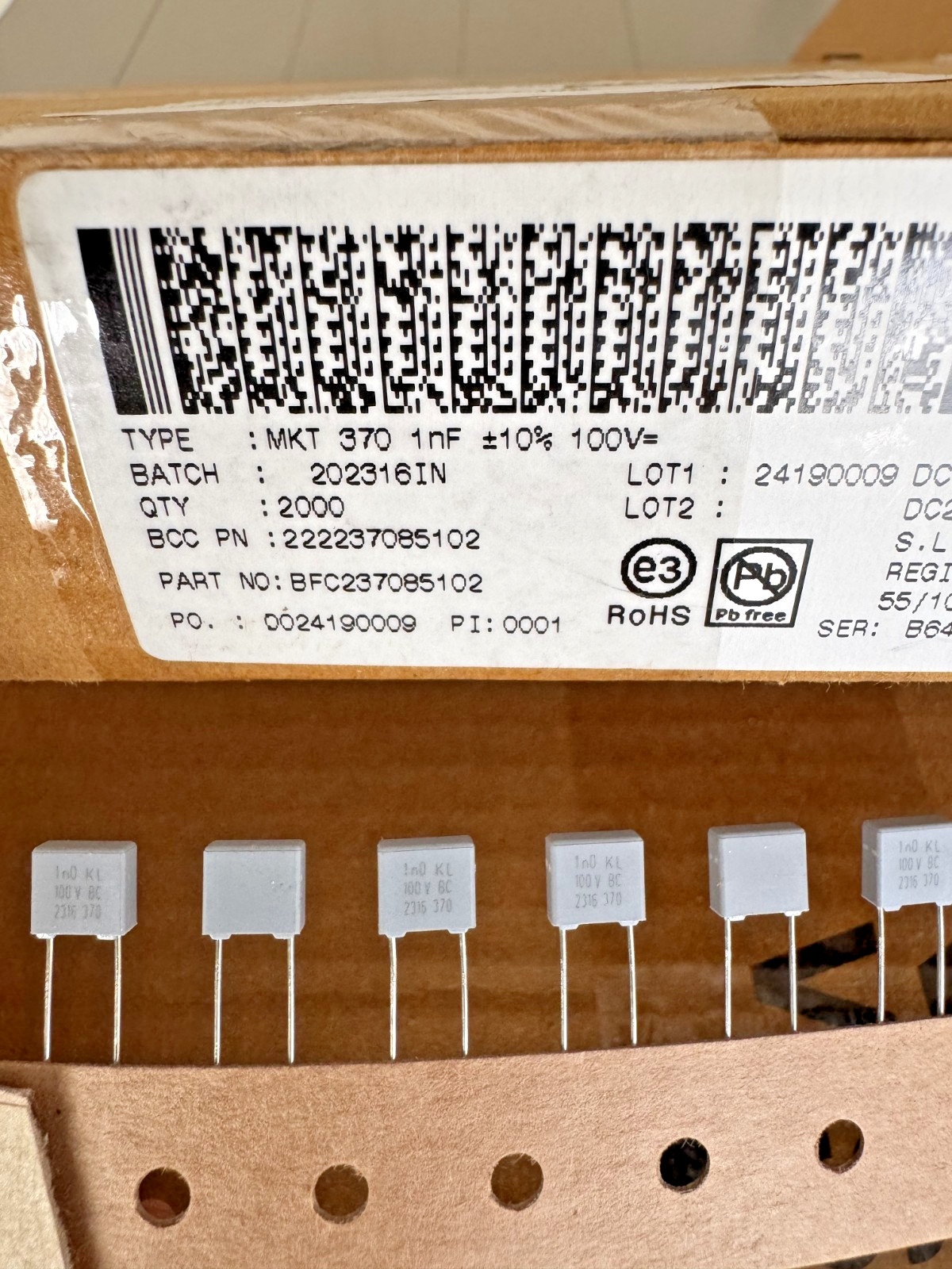 25 PCS BFC237085102 Vishay 0.001µF (1nF) 100VDC (63VAC) ±10% MKT 370 RM5.08mm