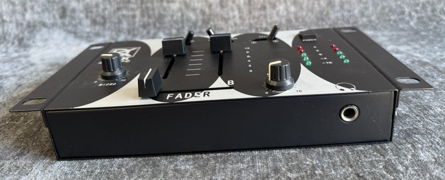 DAK 2800-PC 2-Channel Stereo DJ Mixer Preamp Interface w/ Power Supply & Cables