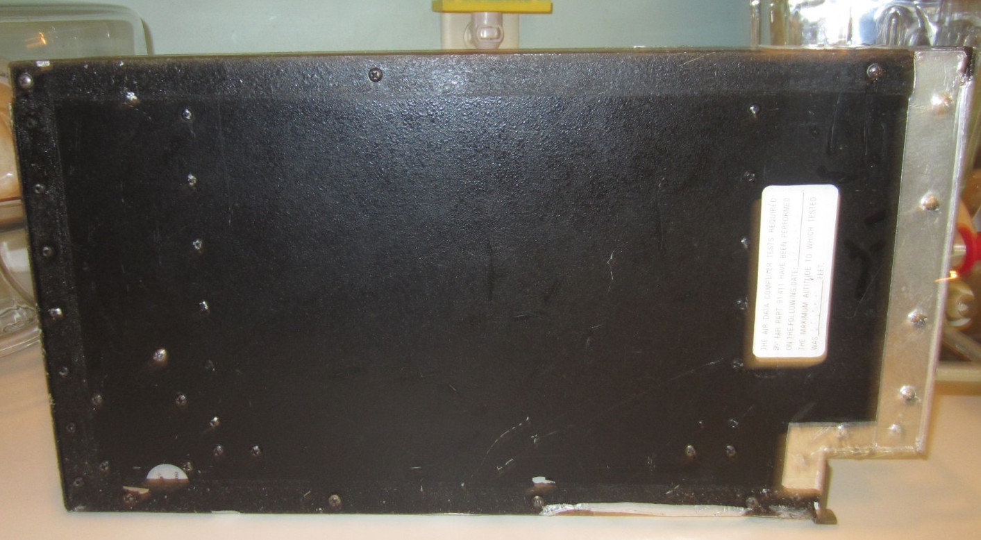 HONEYWELL SPERRY DIGITAL AIR DATA COMPUTER P/N 7000700-955 AZ-800