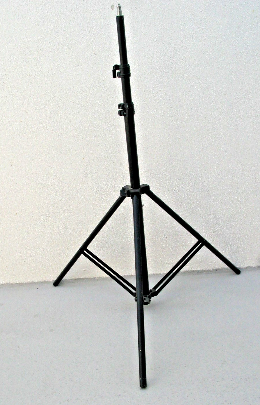 ProMasterSystemPro LS-2 Deluxe Spring-Cushioned Light Stand #6799, Max 9'-2"