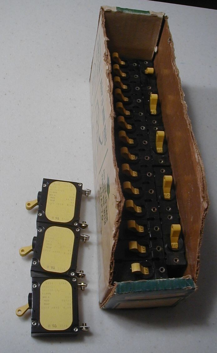 Panel Mount Circuit Breaker lot AC 5A 250V, NOS. Lever type Bat