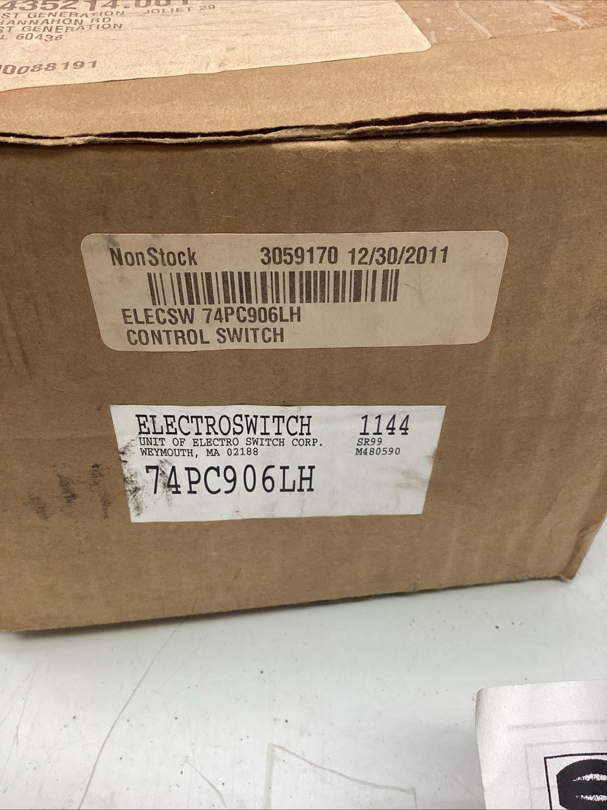 ElectroSwitch Breaker Control Switch 74PC906LH NIB