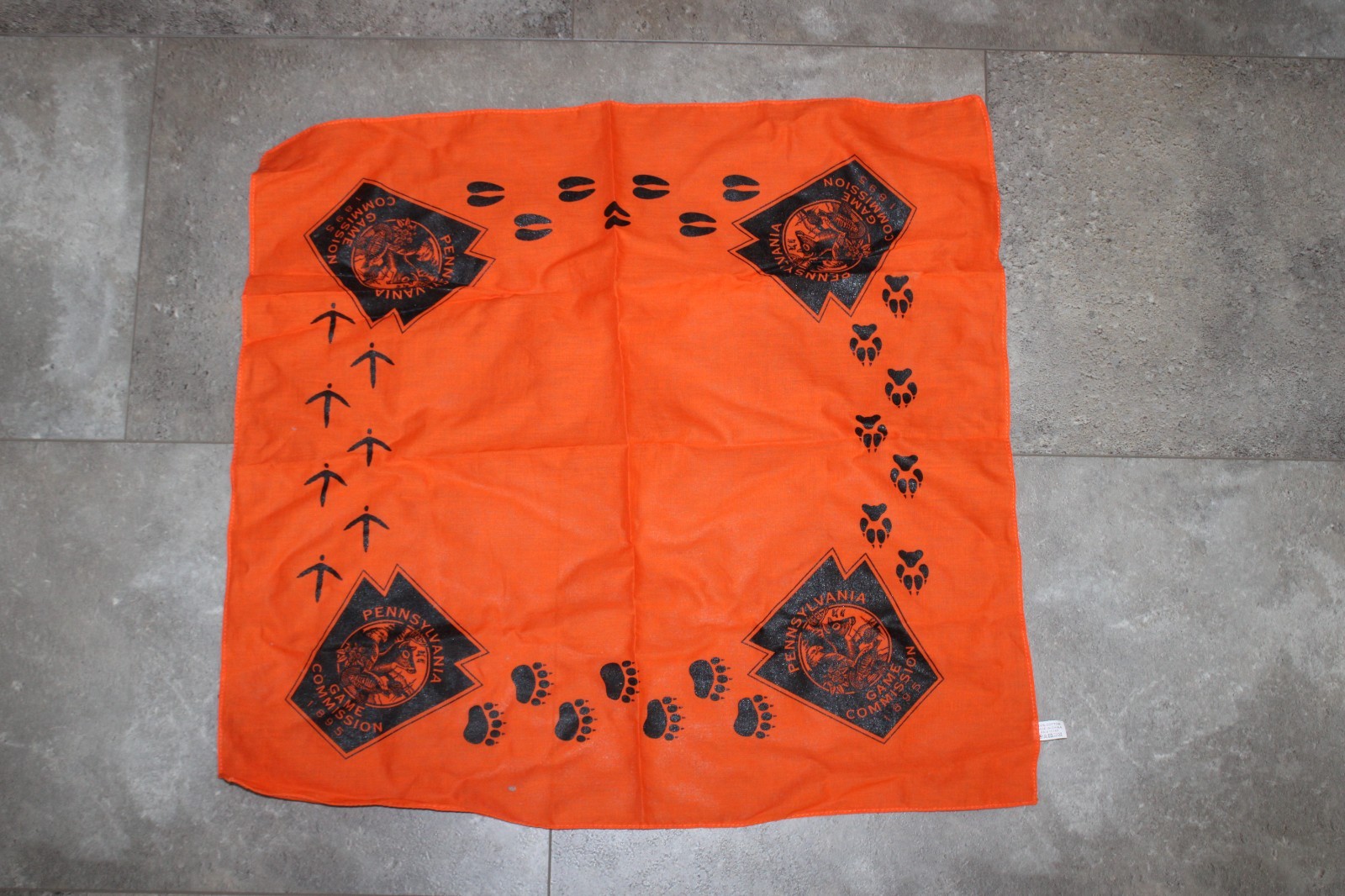 PENNSYLVANIA STATE GAME COMMISSION LOGO HUNTERS ORANGE BANDANNA SCARF BANDANA