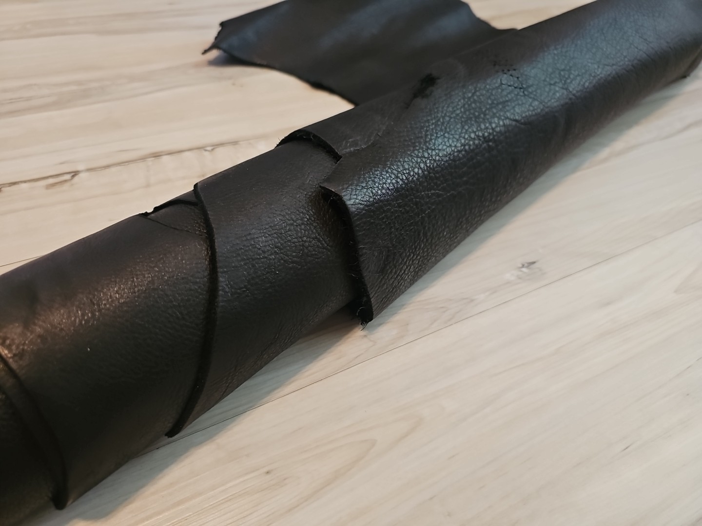 5-6oz BLACK FLOATER LEATHER HIDE SIDE FULL GRAIN PANEL/SHEET SOFT SEMI OIL TAN