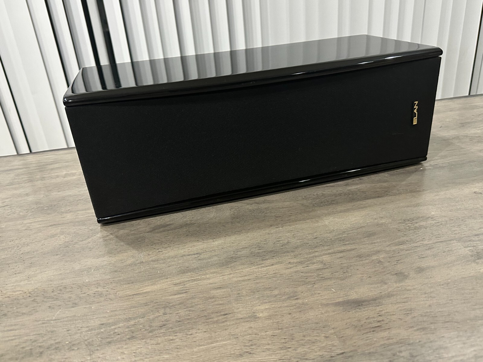 Elan THP5250LS TheaterPoint Premium Gloss Black Cabinet Speaker - Excellent