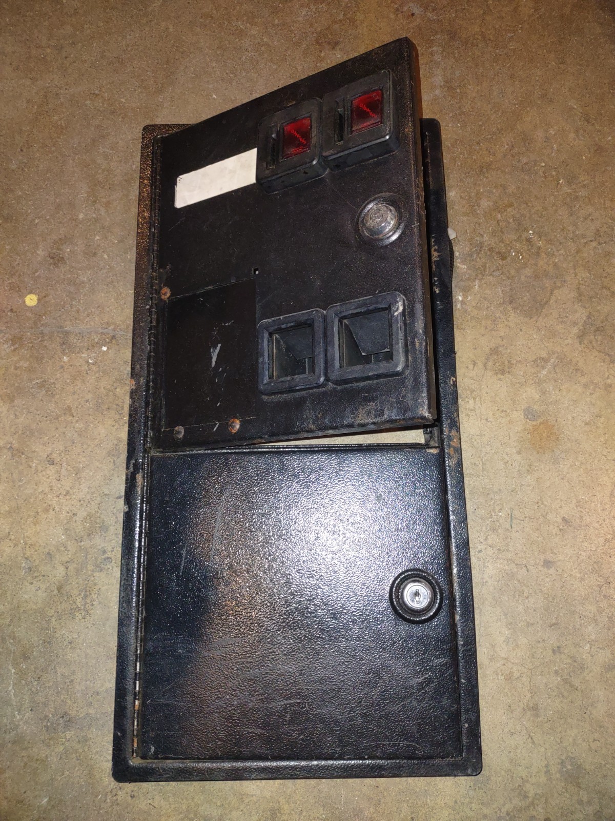 cruisin world arcade coin door unit #103