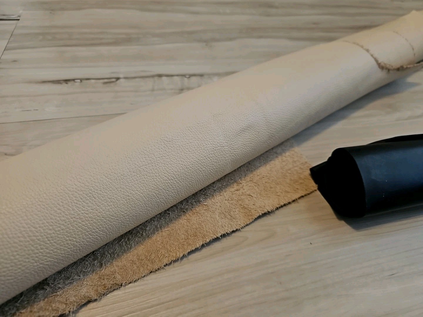 3-4oz QUINOA TAN PEBBLED GRAIN MATTE FINISH SOFT LEATHER HIDE PANEL,SHEET 24+sq