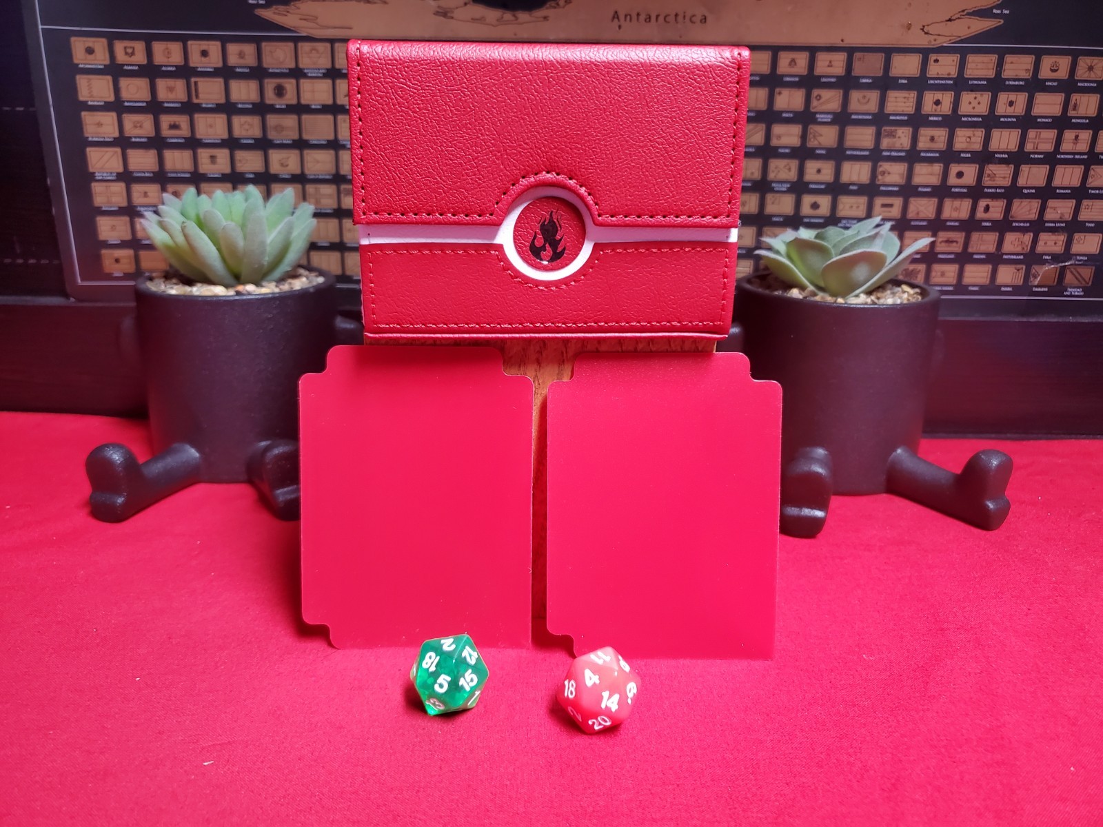 MAGIC: THE GATHERING MTG DECK CASES Leather Card Box (Choose Your Element) R/w