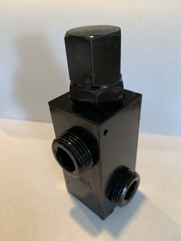 HYDRAULIC PRESSURE RELIEF VALVE 1/2" NPT PORTS 16 GALLON MAX 2,500 PSI MAX