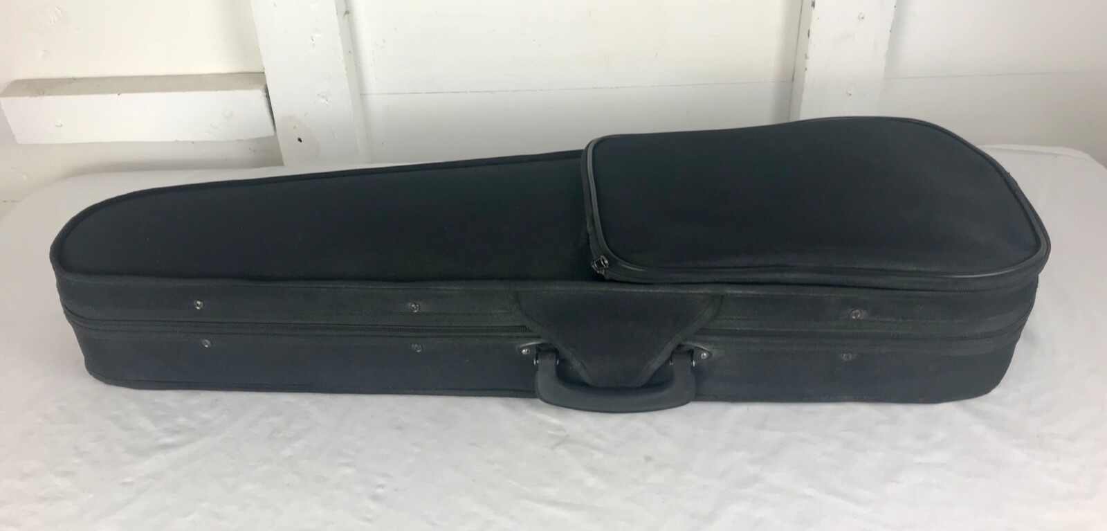Violin w/ Case & Bow. Unbranded. 4/4 Full-Size