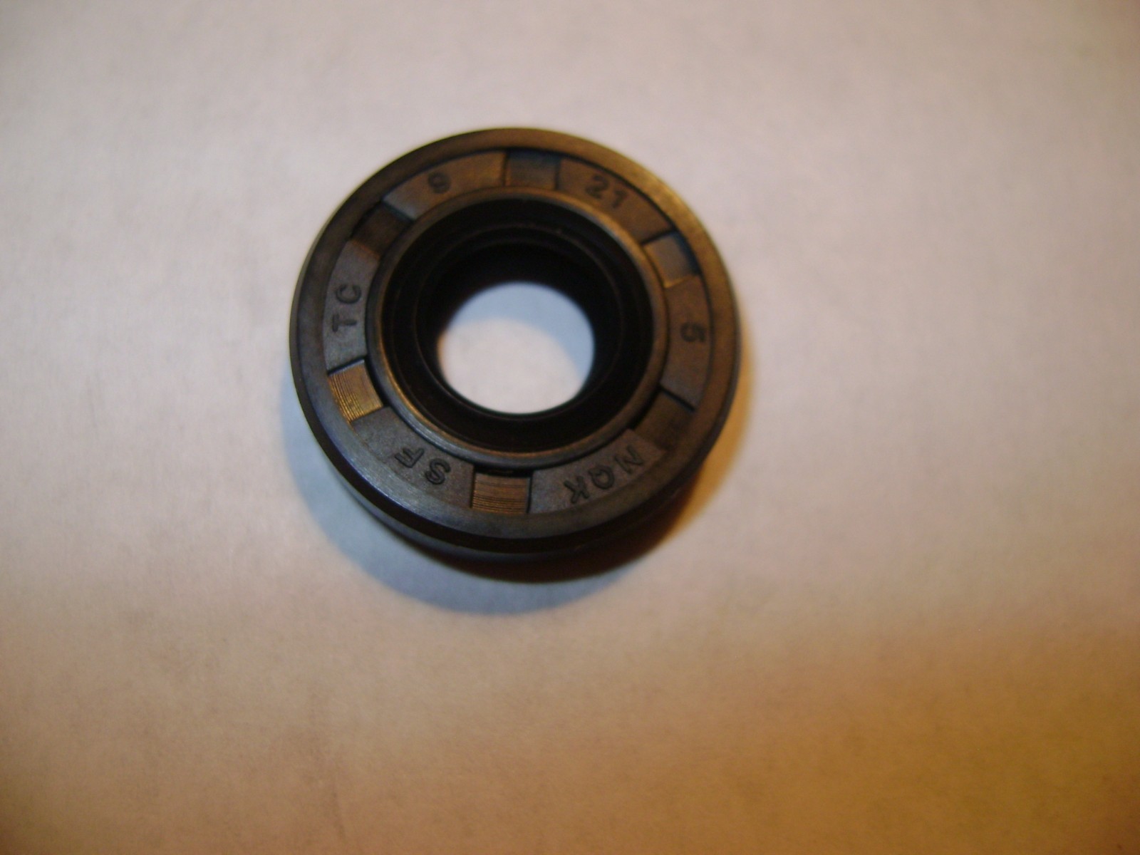 NEW TC 9X21X5 DOUBLE LIPS METRIC OIL / DUST SEAL 9mm X 21mm X 5mm