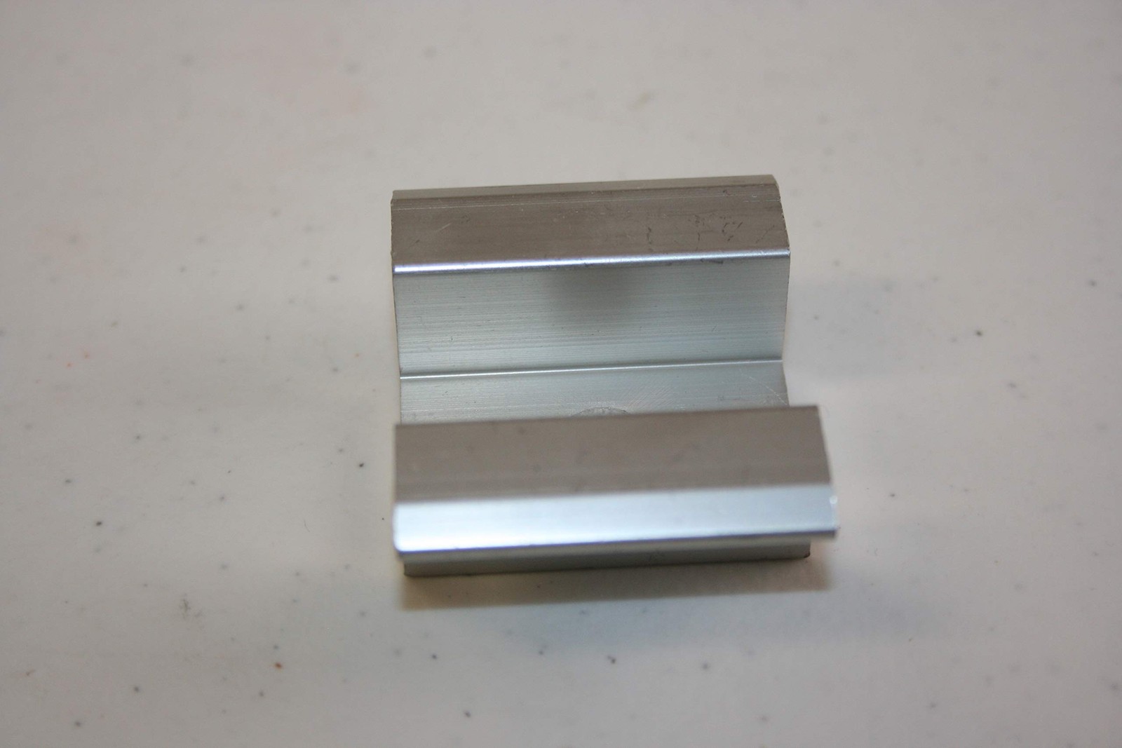 Solar Mounting 20 Mid-Clamps No Hardware & 8 End-Clamps