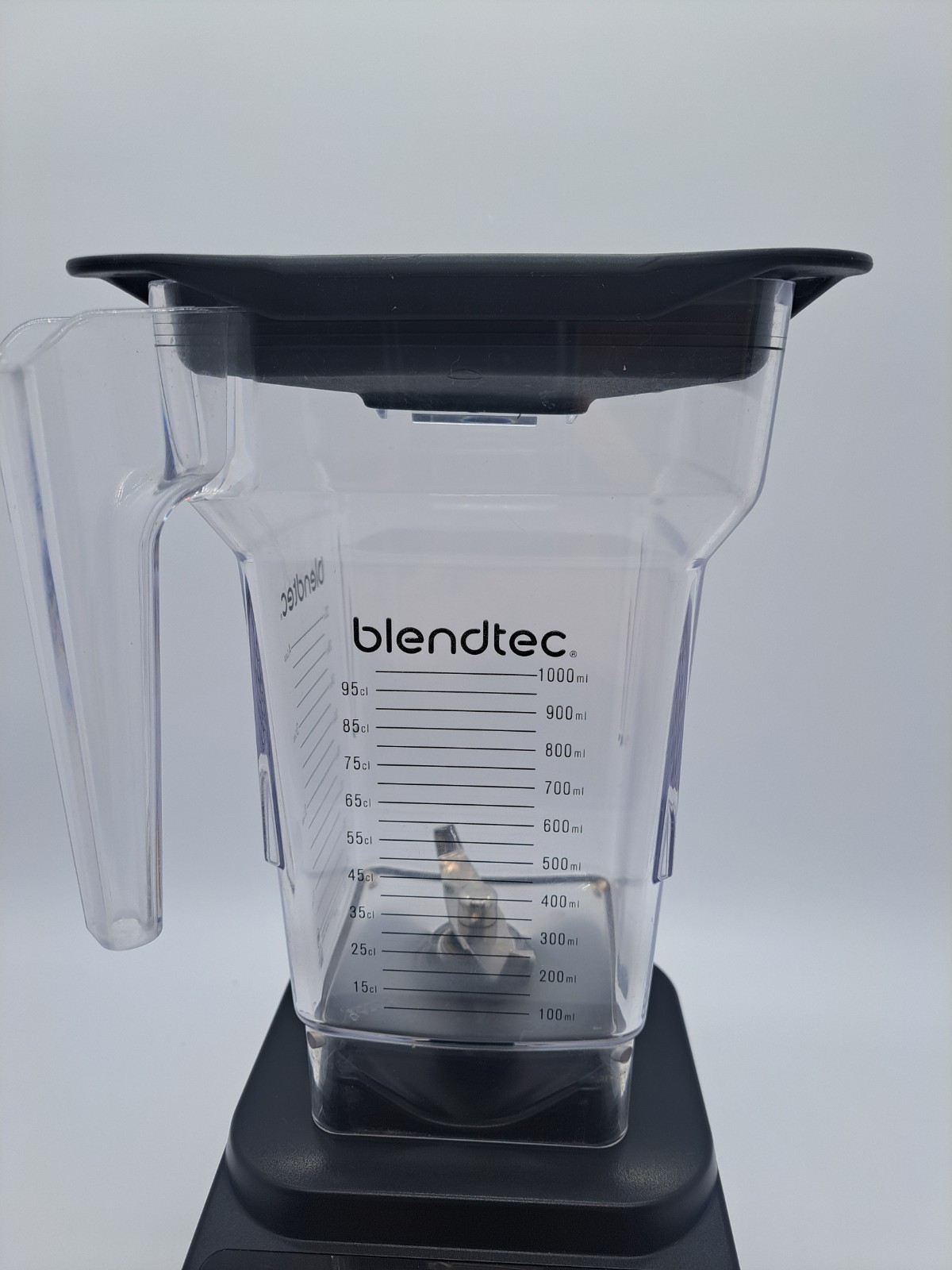 Blendtec Designer 725 Blender (CTB3) – Works Great - Screen Not Working