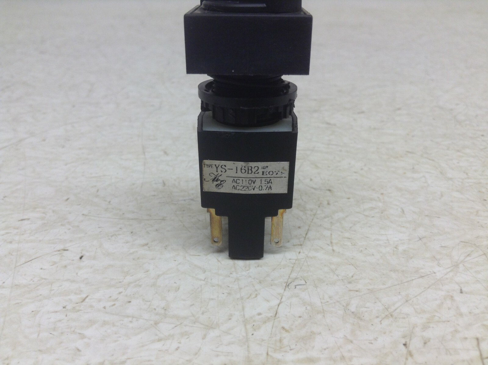 Maruyasu YS-16B2 2 Position Maintained Selector Switch YS16B2 (TSC)