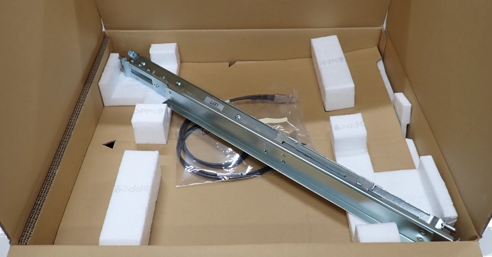 NEW Fujitsu Eternus JX40 S2 12-Bay LFF Storage Shelf FTS:ETJEBDU + 1x IOM12G