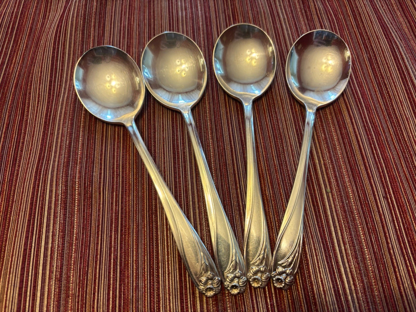 Set Of 4 1847 Rogers Bros Daffodil Gumbo Round Bowl Soup Spoons 7.25” IS