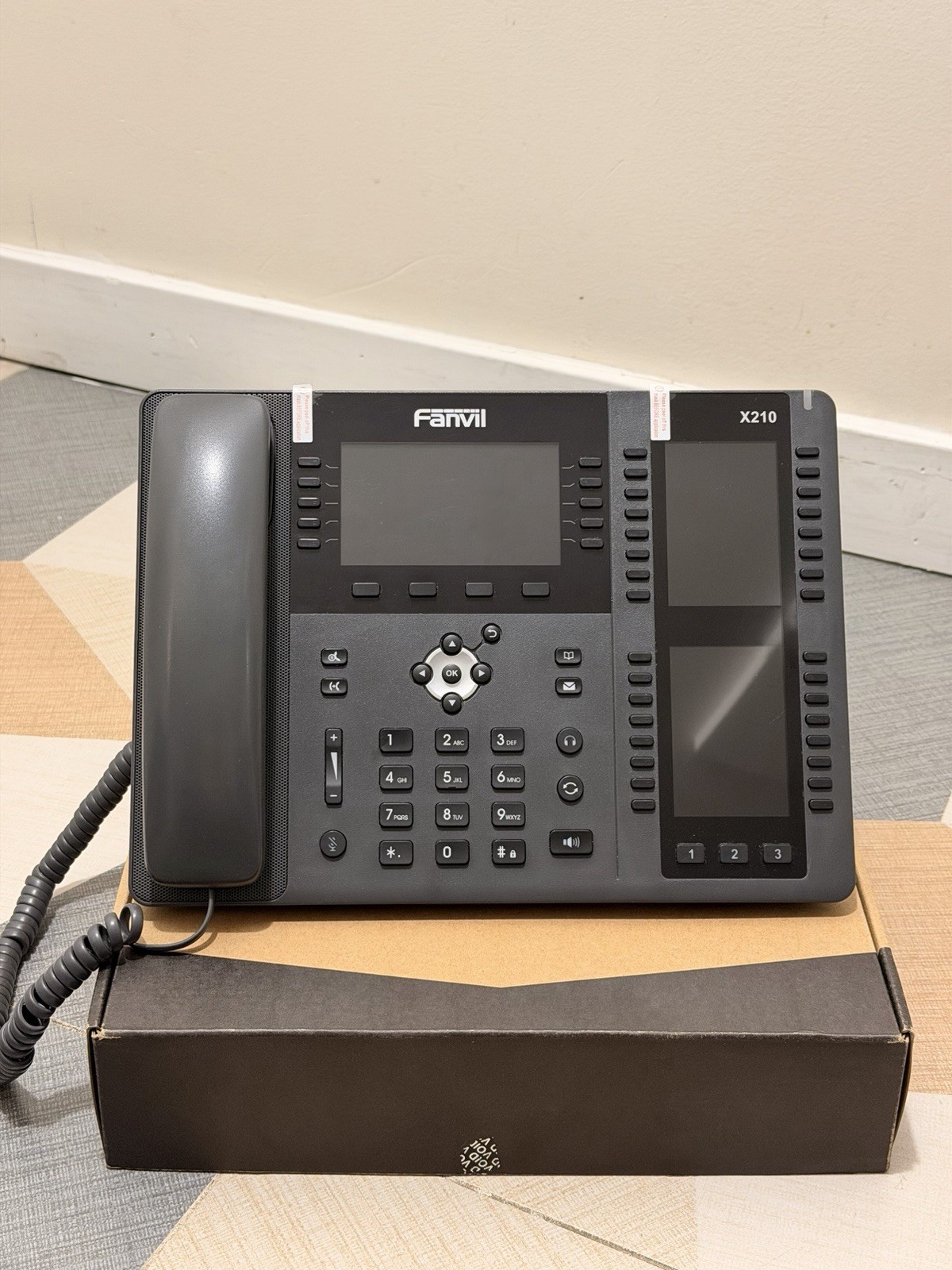 Fanvil X210 Enterprise VoIP Phone 4.3-Inch Color Display IP Phone