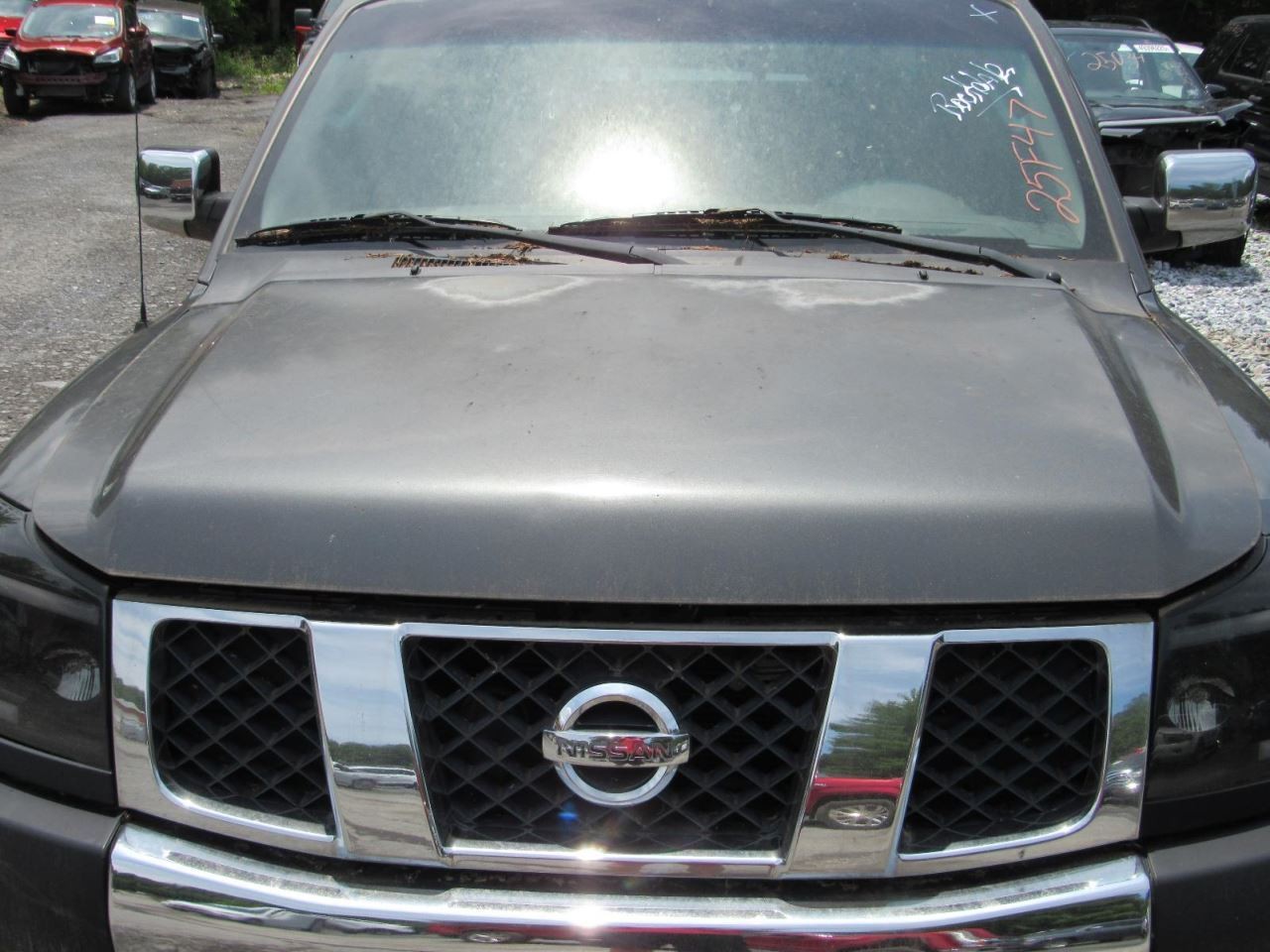 TITAN 2004 Glove Box 1055662