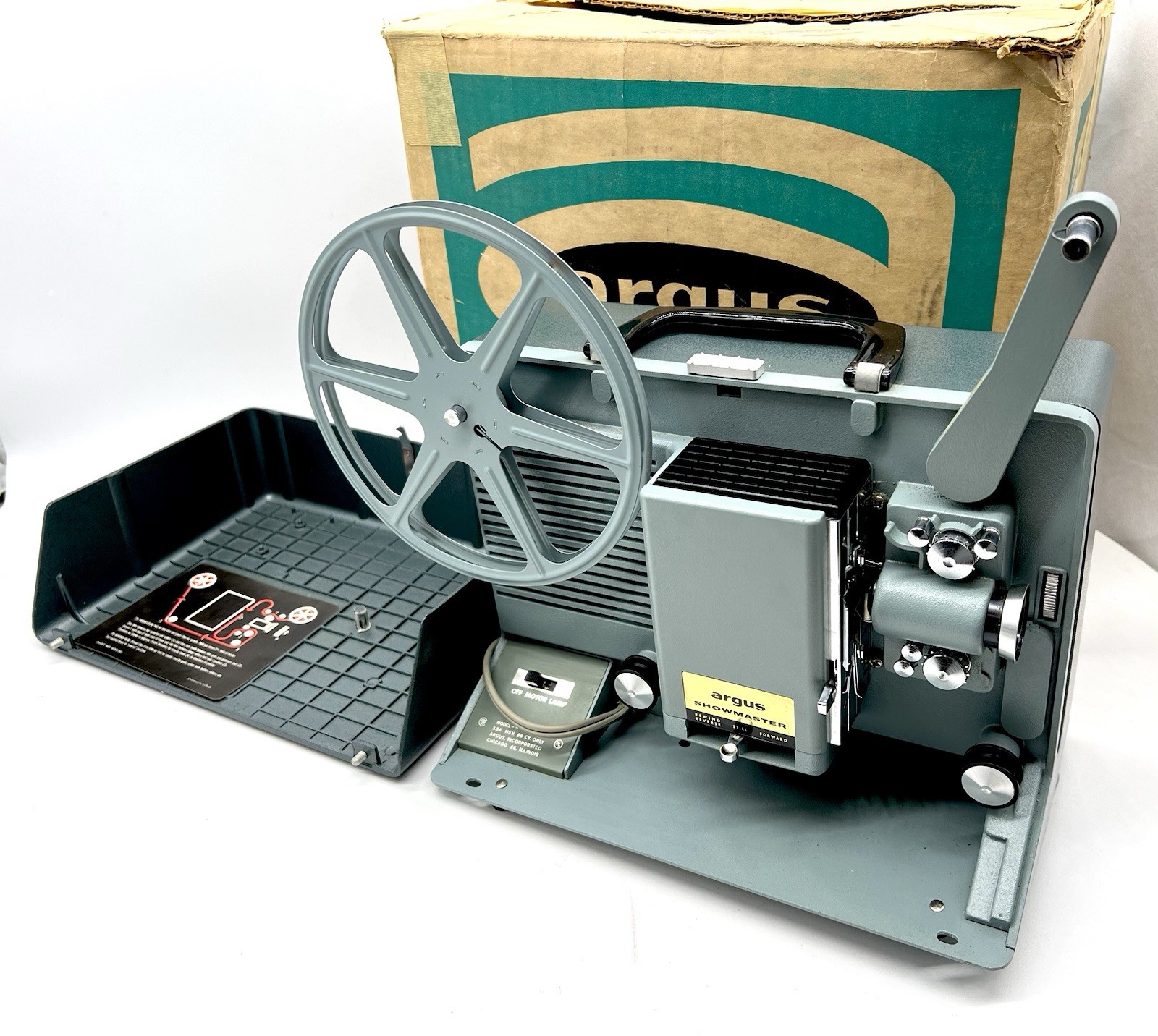 Working ARGUS M-500 Portable 8mm Film Projector / Case. Tested And Working.