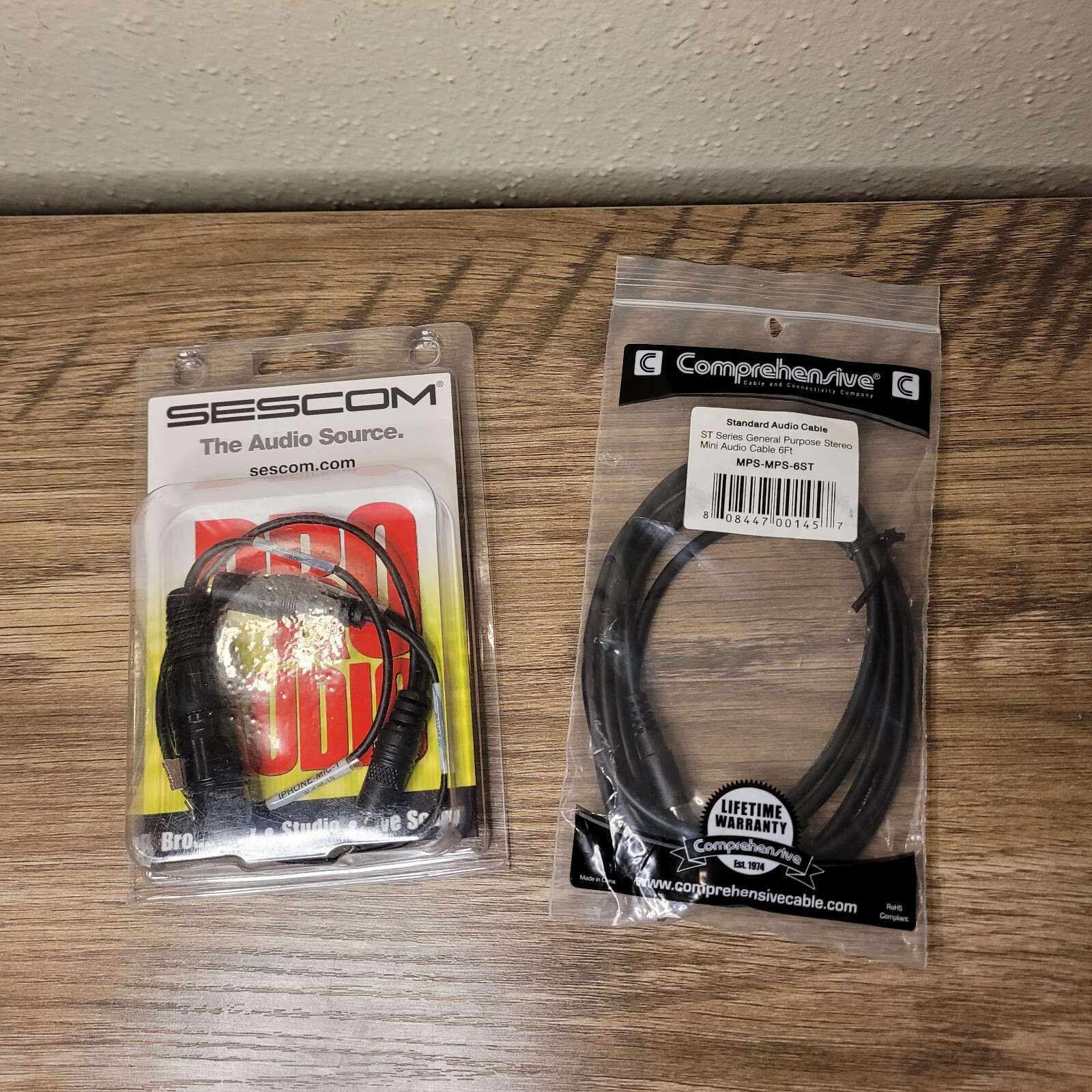 Sescom iPhone/iPod/iPad TRRS to XLR Mic & 3.5mm Monitoring Jack Cable with Bonus