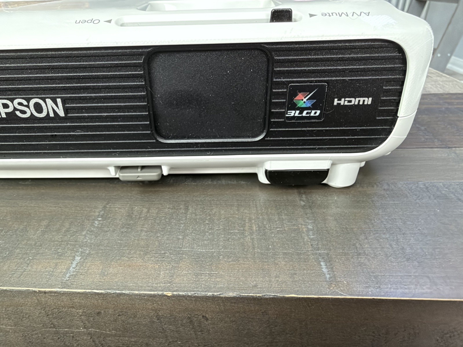 Epson VS240 LCD Projector HD, HDMI w/Power Cable