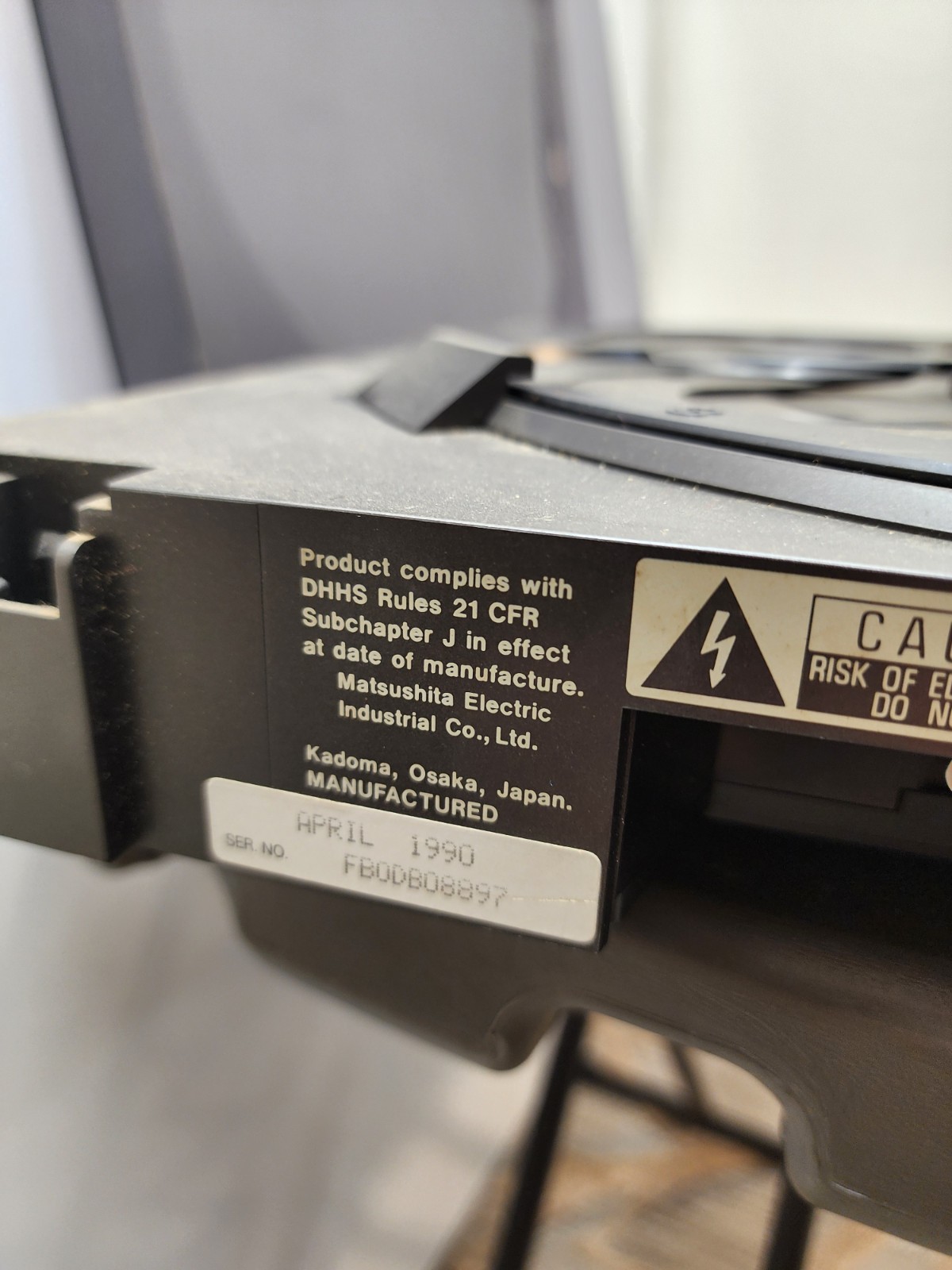 Technics 5 Dics is a multi compact displayer,No Plug