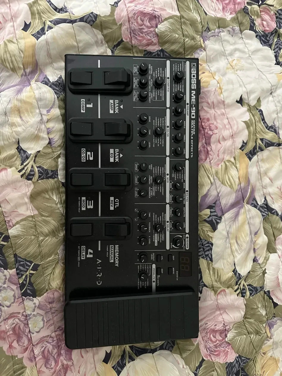 Boss ME-90 Guitar Multi-Effects Pedal