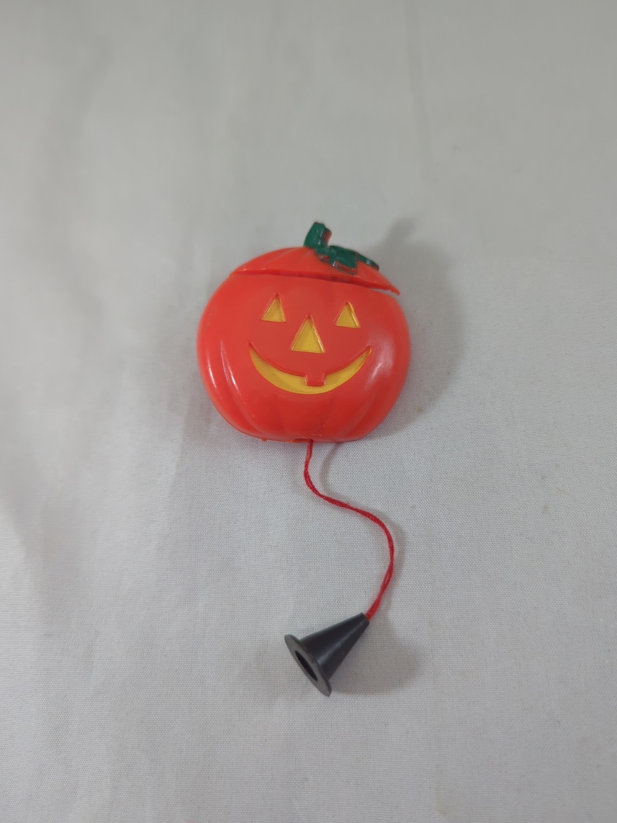 Vintage Halloween Pumpkin Ghost Fun World Pin Pull String Pop Up 1980s Spooky