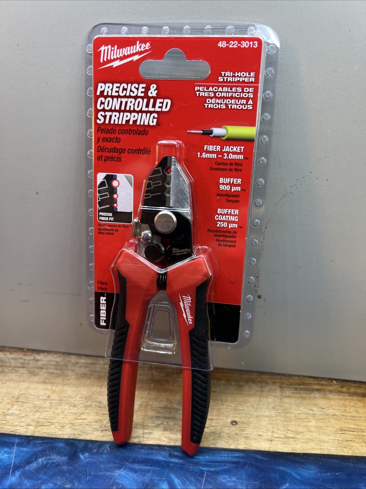 Milwaukee 48-22-3013 Tri-Hole Fiber Optic Stripper