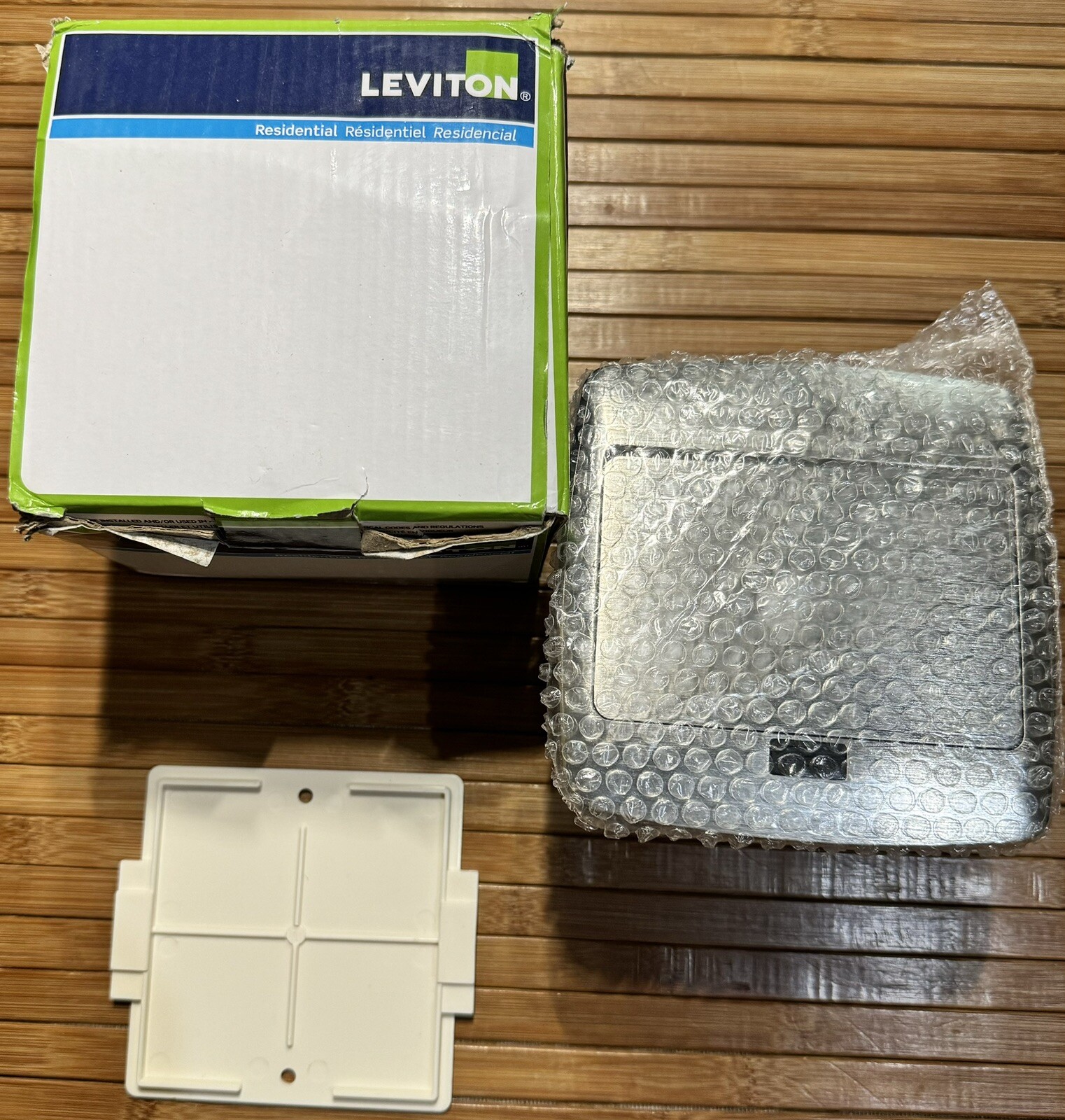 leviton PFUS1-BN pop up floor box type A 3.6amp usb 15amp outlet NO ORIGINAL BOX