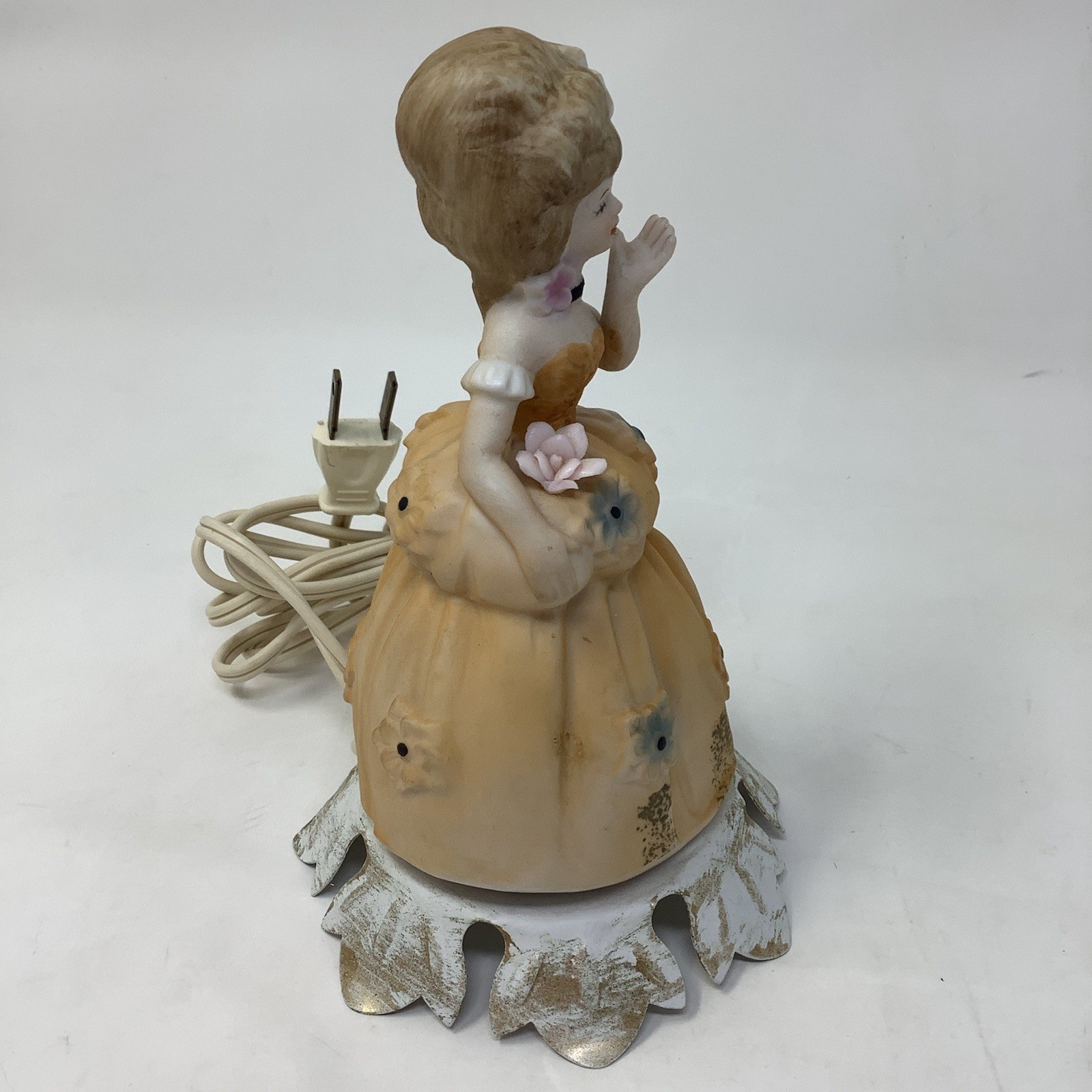 Vintage Victorian-style Lamp/ Nightlight