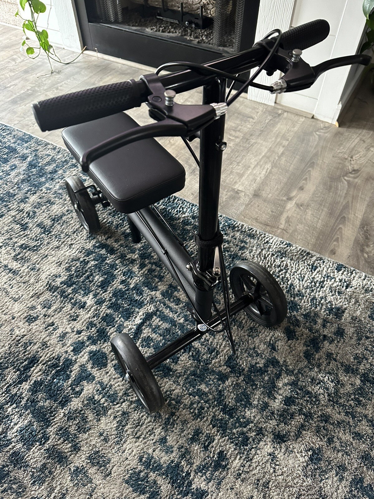 KneeRover Steerable Knee Scooter for Adults - Foldable With Dual Brakes (Black)