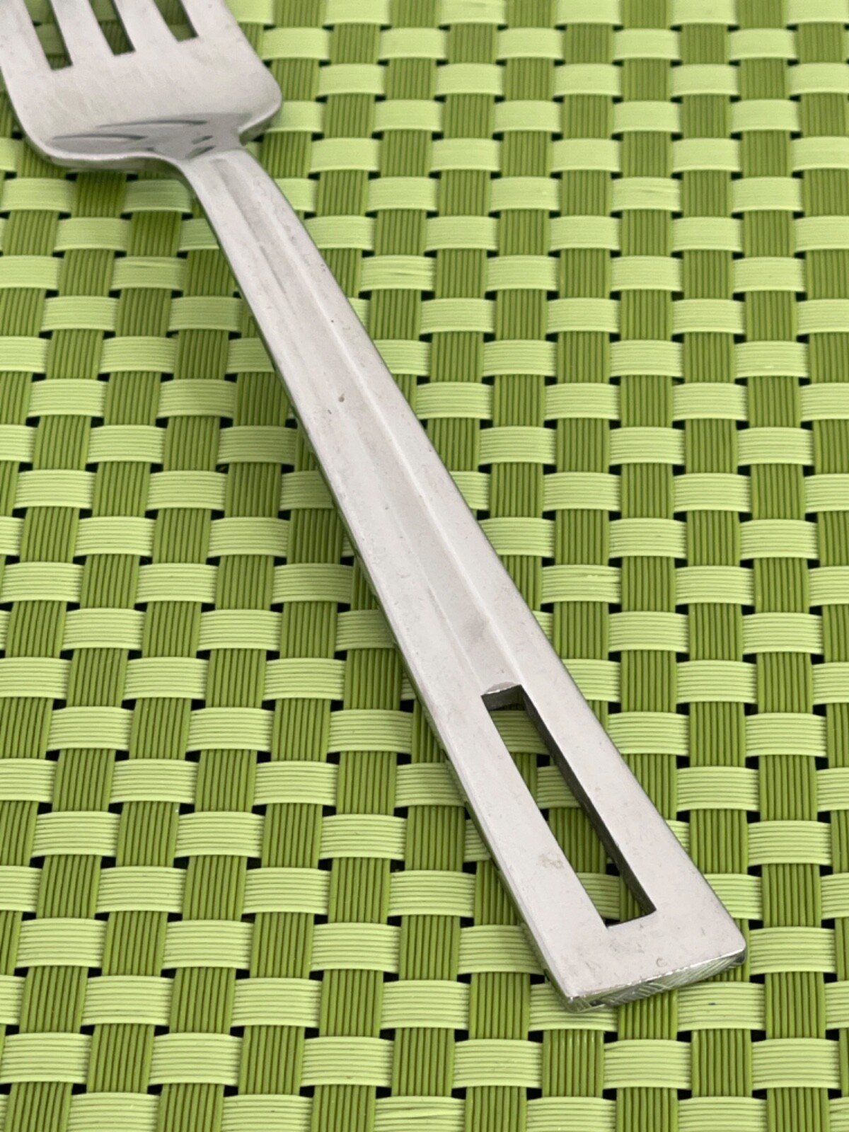 Oneida CIRCUIT Stainless Pierced Glossy Satin Accent Flatware SMART CHOICE A84WU