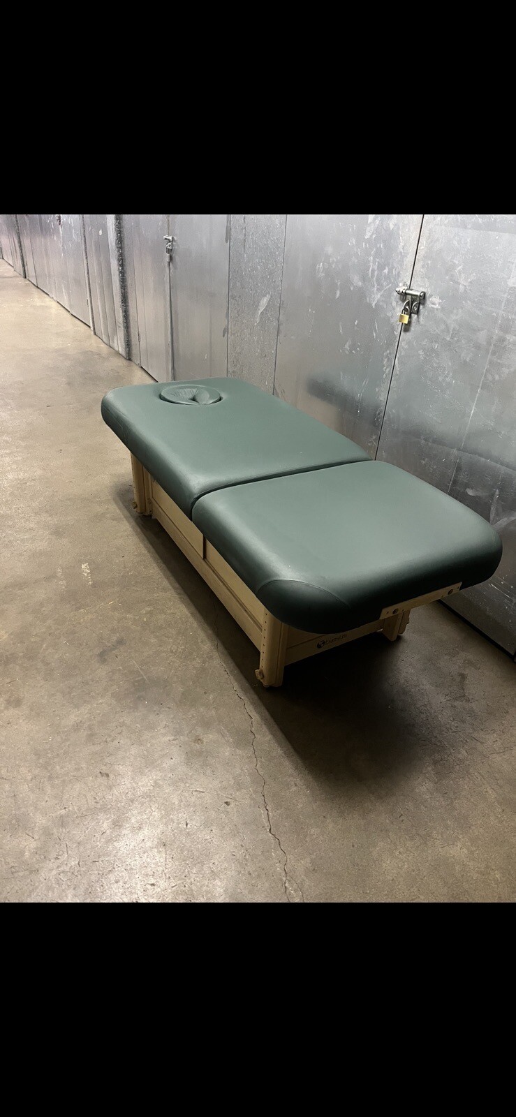 Earthlite Massage Table