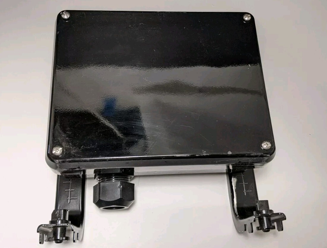 Tesla E318357 Standard Photovoltaic Transition Box 4J