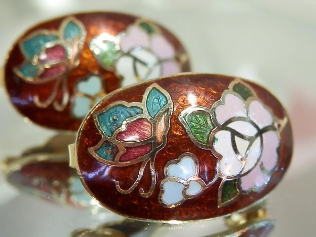 Beautiful Vintage 1950 Enamel Flower Earrings     823my