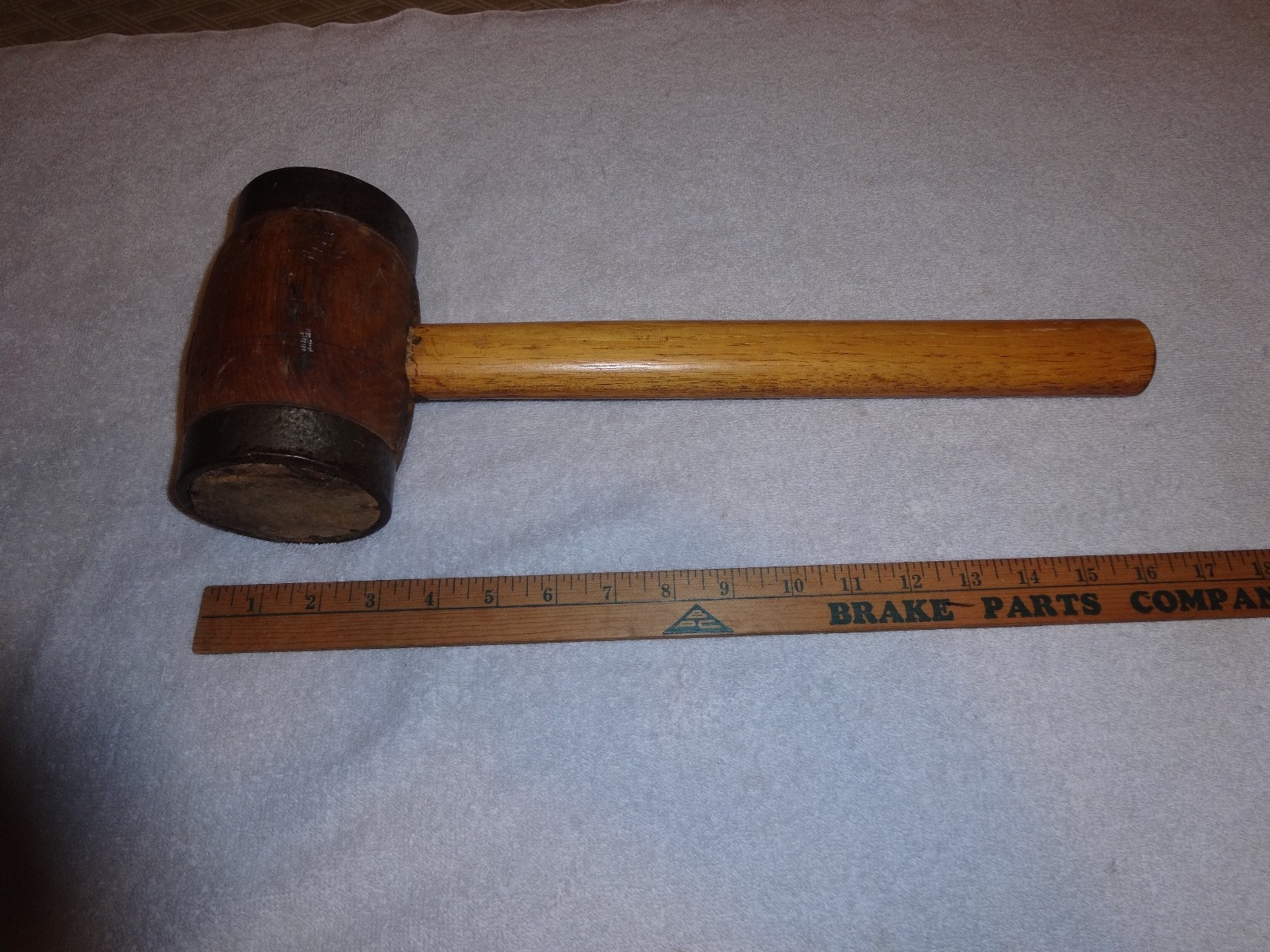 ANTIQUE ORIGINAL 17" LARGE WOOD CARNIVAL HAMMER CIRCUS SIGN TOOL WOODEN & METAL!