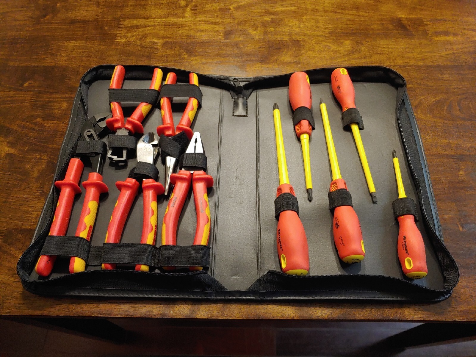 Westward 1YXJ7 Insulated Tool Kit 10 pc Elec/Telecomm Tools/Pliers/Screwdrivers