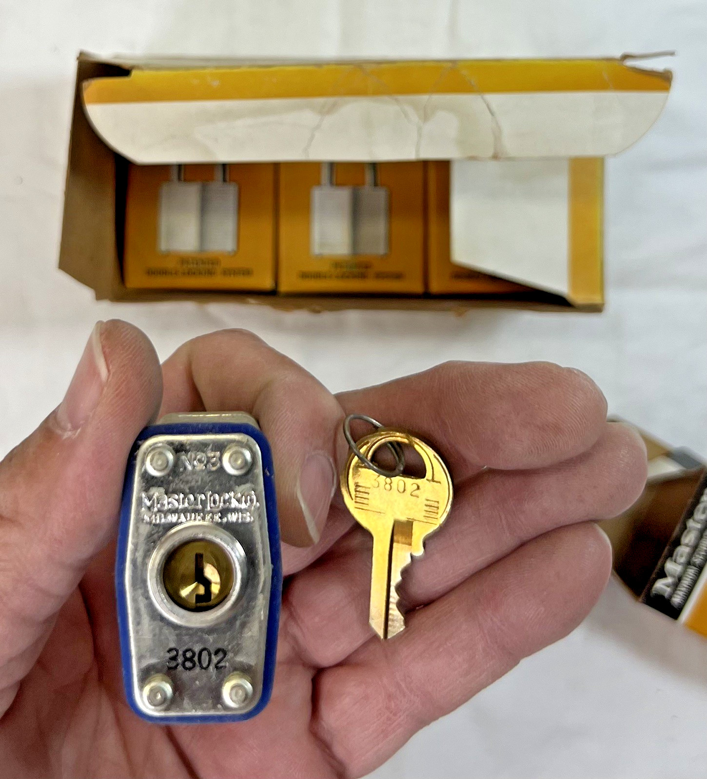 MASTER Padlock #3 Keyed Alike 3802 *Lot of 4*  1-1/2" wide body - 2 keys/lock