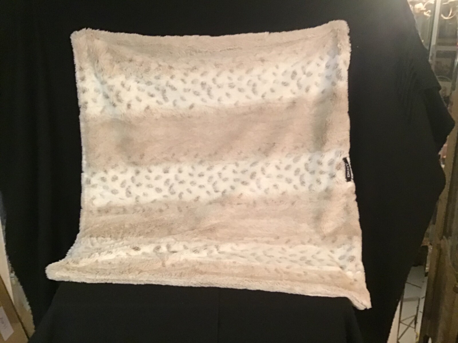 (2) DKNY Snow Leopard Cozy Luxe Faux Fur Cream 24” x26”- Zip Pillow Shams Cover.