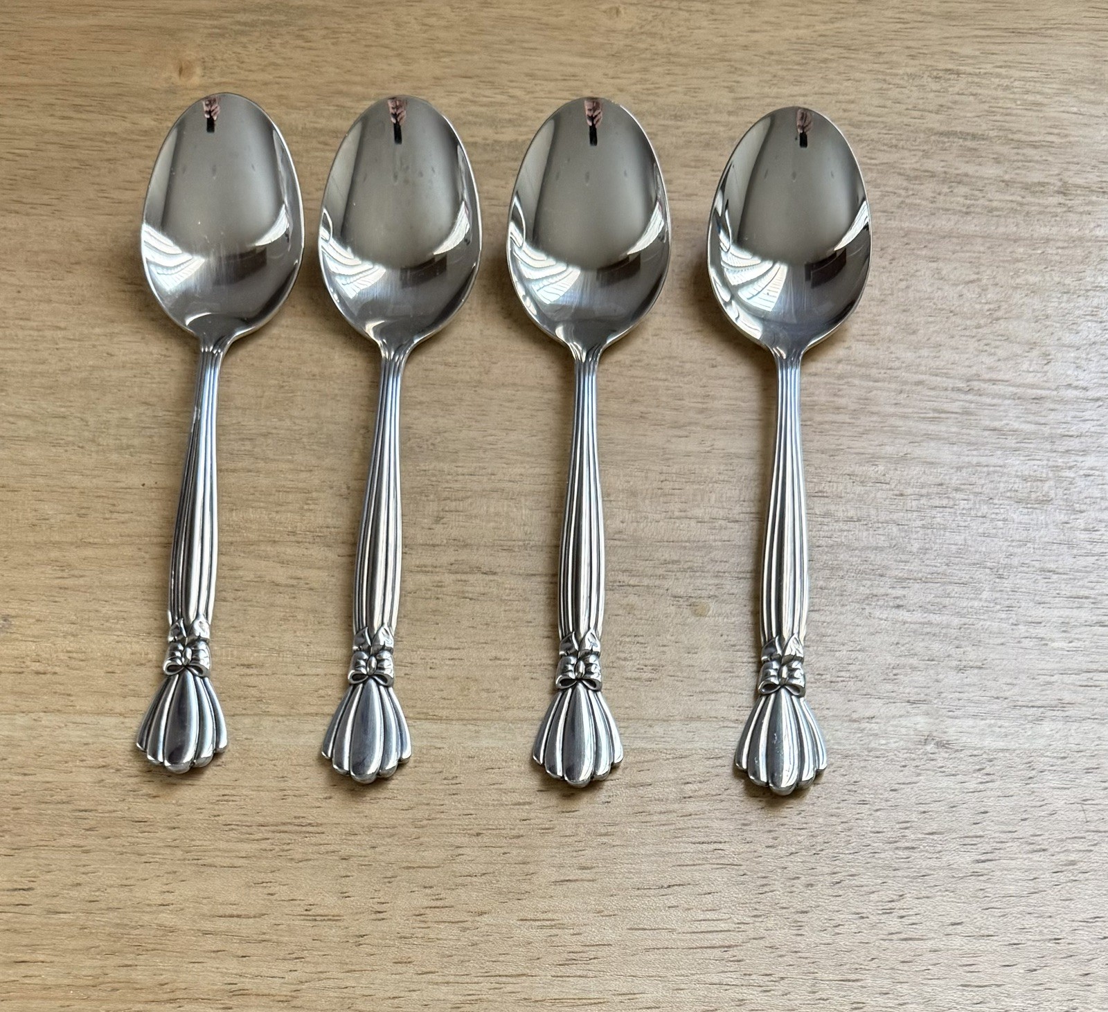 Oneida Deluxe Alexis Tablespoons Set of 4 Stainless Steel Oval Soup Spoons 6.75”