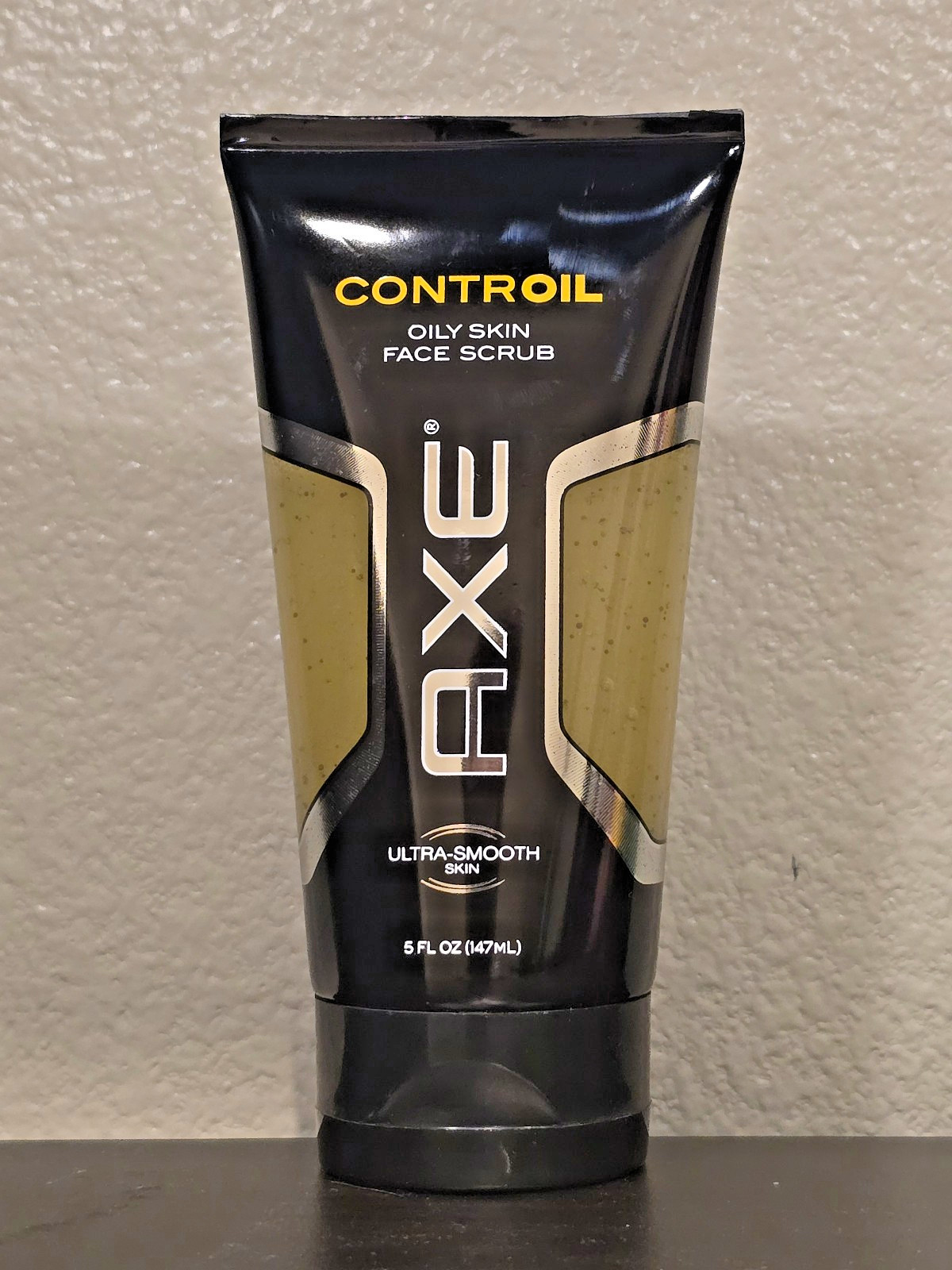 Axe Oily Skin Face Scrub CONTROIL Ultra-Smooth Skin 5 fl oz