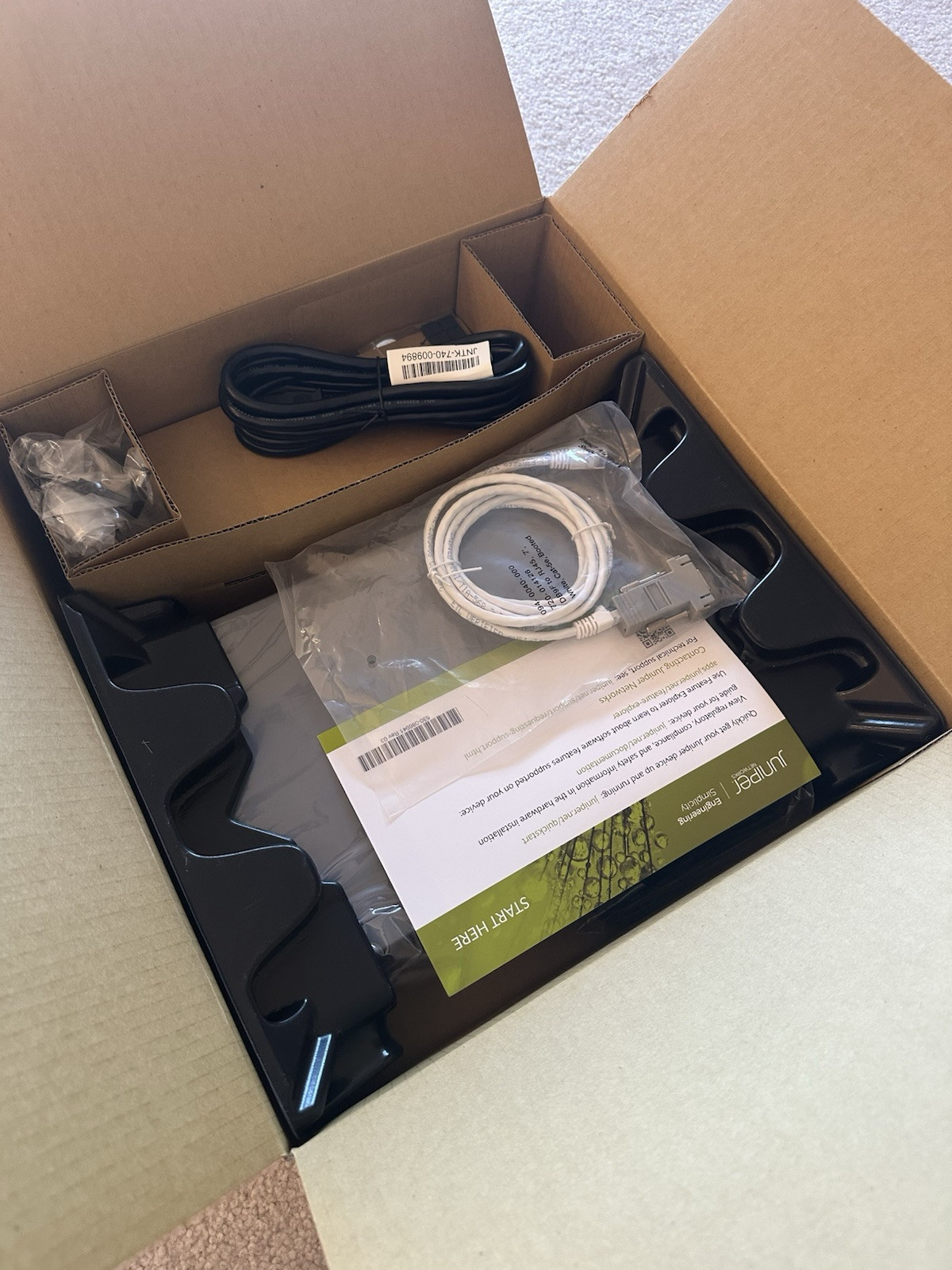 NEW Juniper SRX320-POE 8-Port Gb POE+ Services Gateway Firewall JunOS 23.4R2-S5