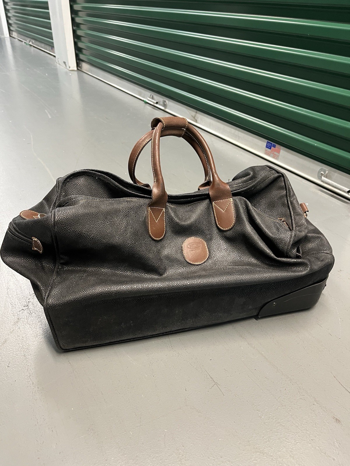 Bric’s Italian Rolling Roll On Duffel Travel Bag Pebble Leather Luggage Italy