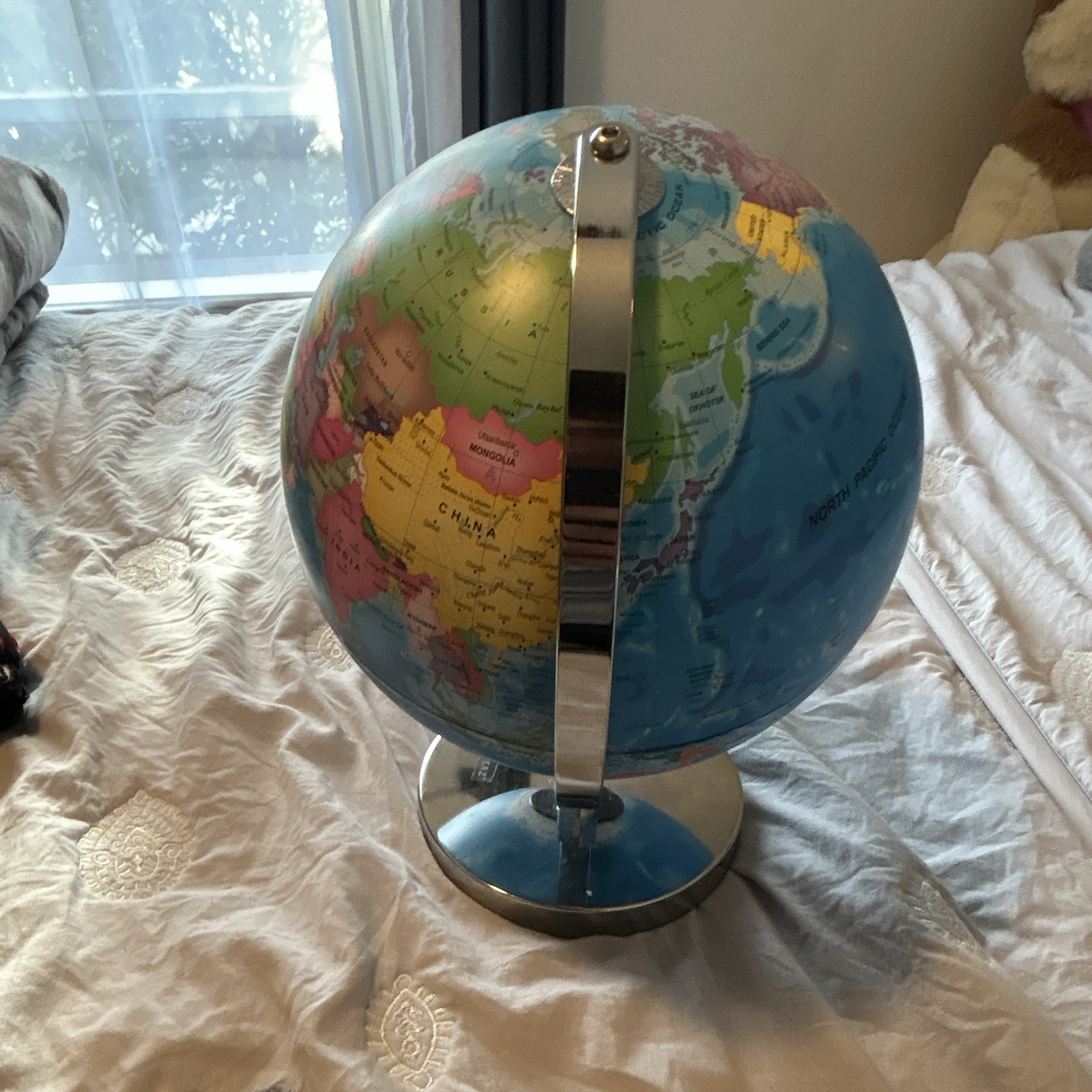 Tabletop World Globe Multicolor Rotating Decorative Plastic/Metal Metallic Base