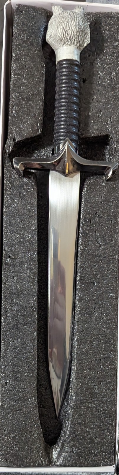 Wolf Head Dagger