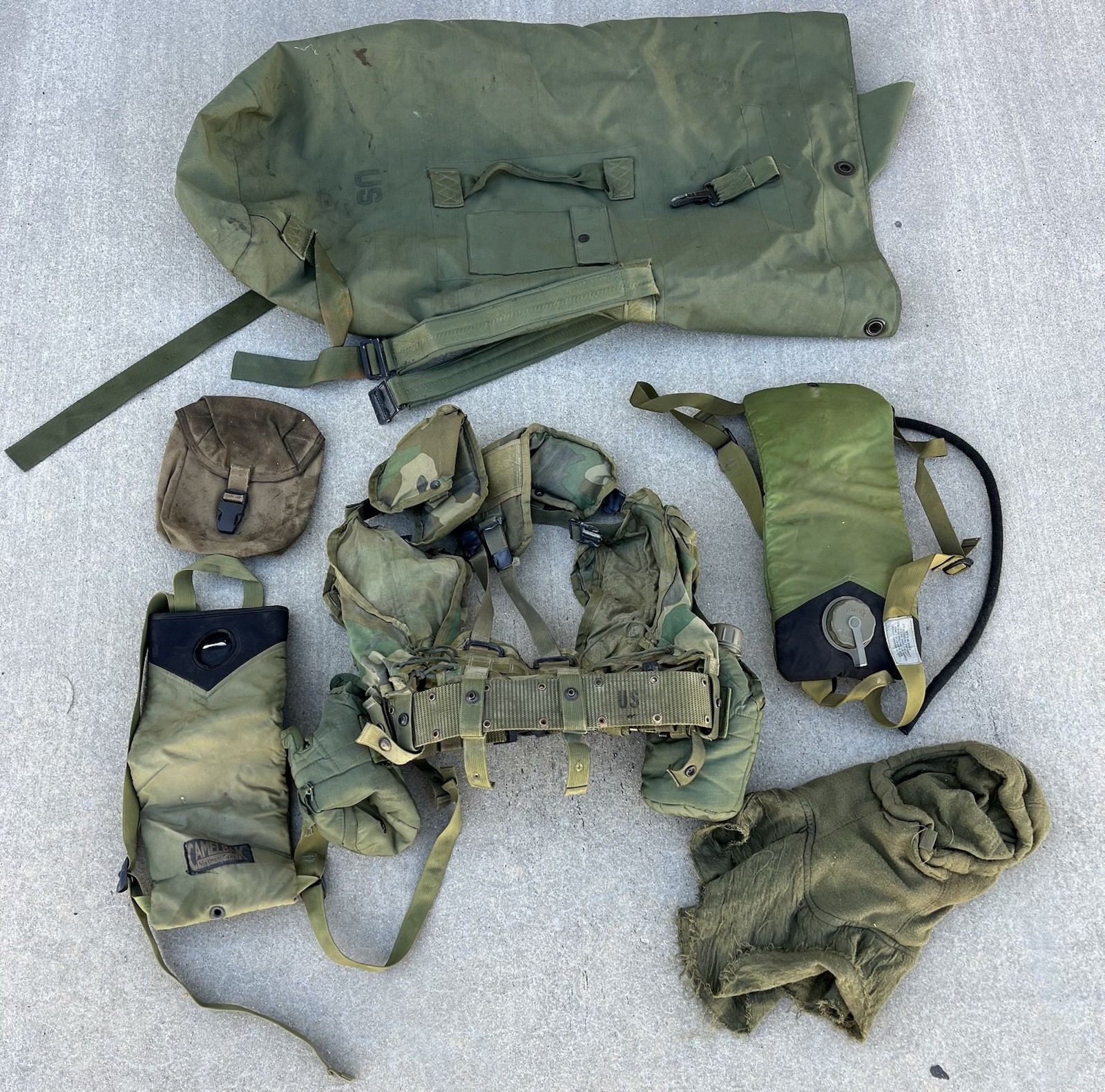 LOT Vtg US Military Tactical Load Bearing Vest Carryall Bag Canteen Camelbak