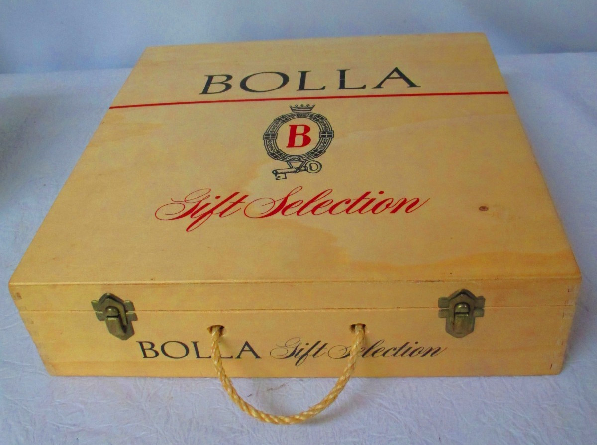 Bolla Gift Selection Wine Box - late 20th Century Empty Rope Handles