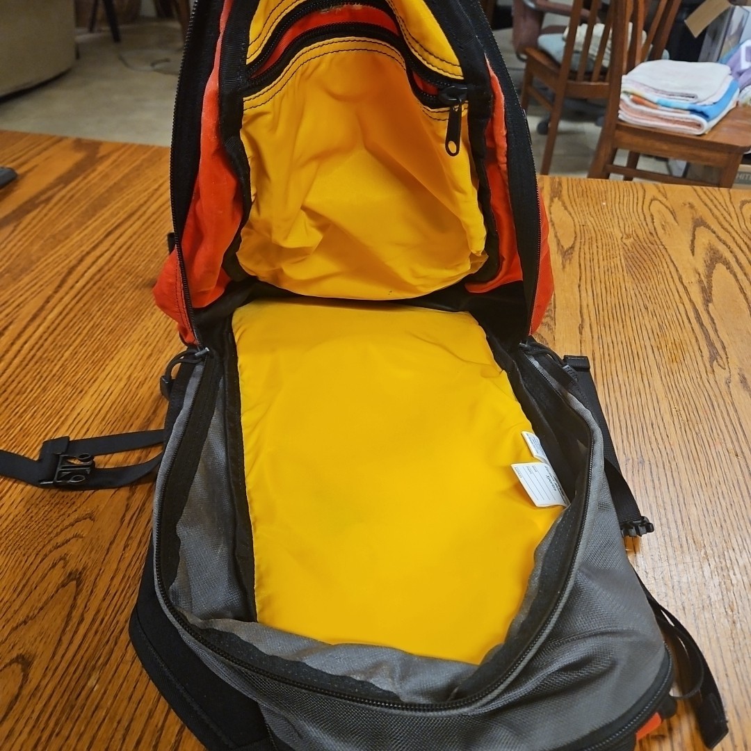 EMS Eastern Mountain Sports Aqua Day Backpack Hydration Bladder