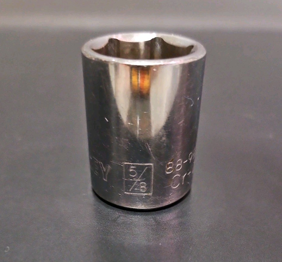 Stanley 88-980 Cr-V, 5/8, 6 Point, 3/8" Drive Shallow Socket  B1